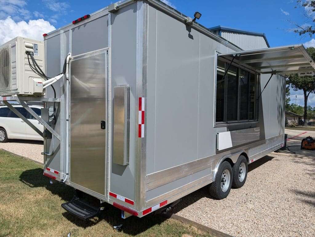 24ft Equipped Kitchen - Pizza and Wings